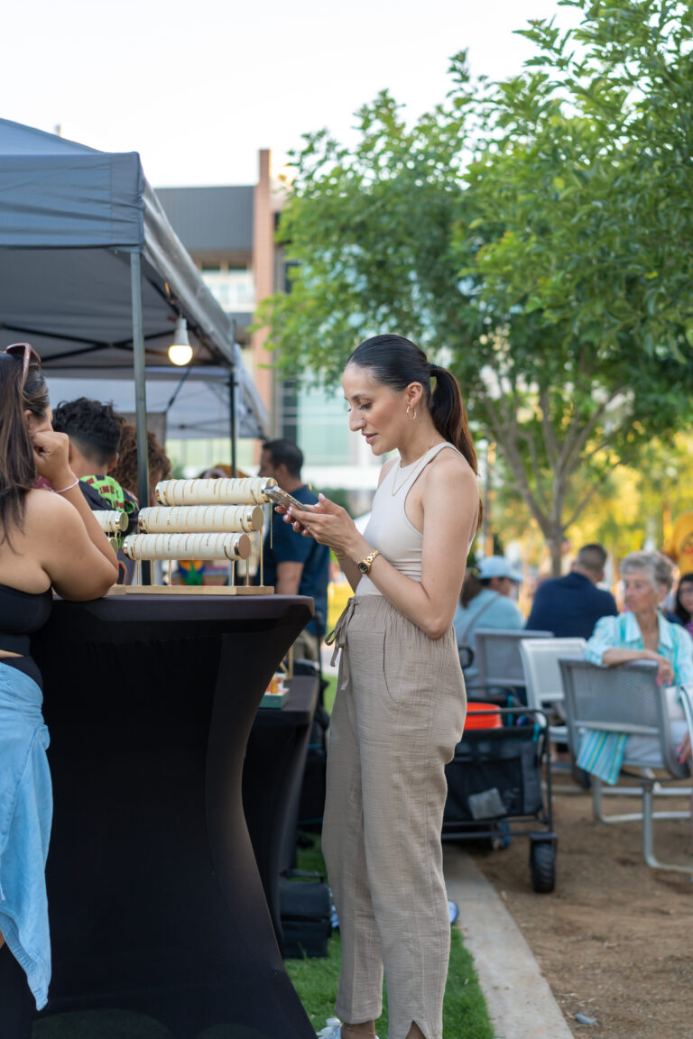 Crowd enjoying the Mujeres Mercado in Arizona